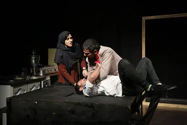نمایش "بی‌سرپرست" در تماشاخانه مهرگان