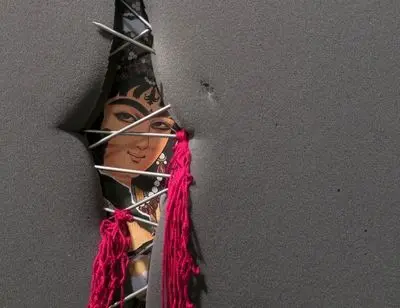 ببینید: مجسمه‌های متفاوت و عجیبی که این روزها در تهران به نمایش درآمده است