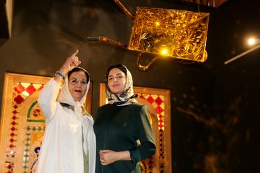 آتنا رشیدی پوری بنایی گالری رشیدی هتل رشیدیه