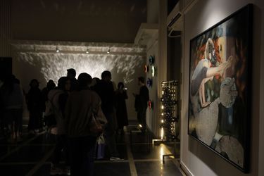 رنگ وستا در هفته دیزاین تهران در دانشکده هنرهای زیبا