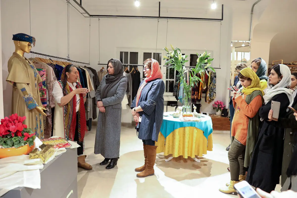 رونمایی از لباس ملکه برونئی با طراحی مهلا زمانی