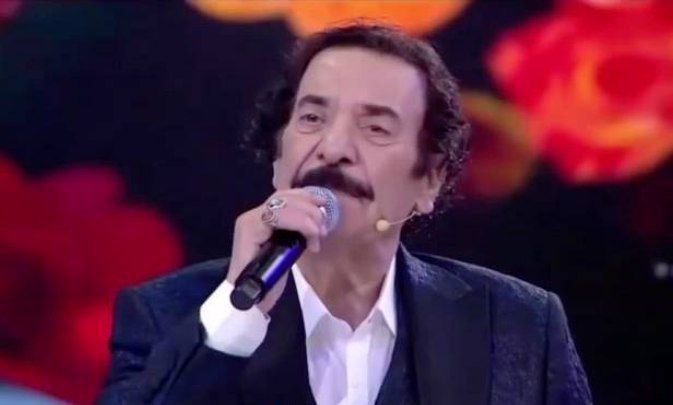 ویدئو: جواد یساری در برنامه تحویل سال آهنگ معروفش را اجرا کرد