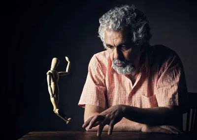 “Barefoot, Naked, Heart in His Hand” coming to Tehran theater