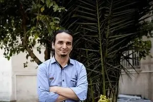 ببینید: تقاضای گلاب آدینه برای حمایت از یک تئاتری شناخته شده