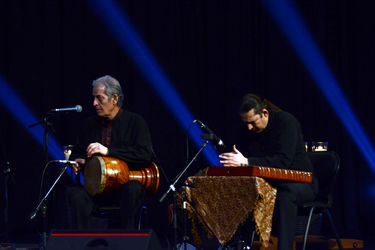 کنسرت خیریه شهرام ناظری و کامکارها برای کمک به زلزله‌زدگان کرمانشاه