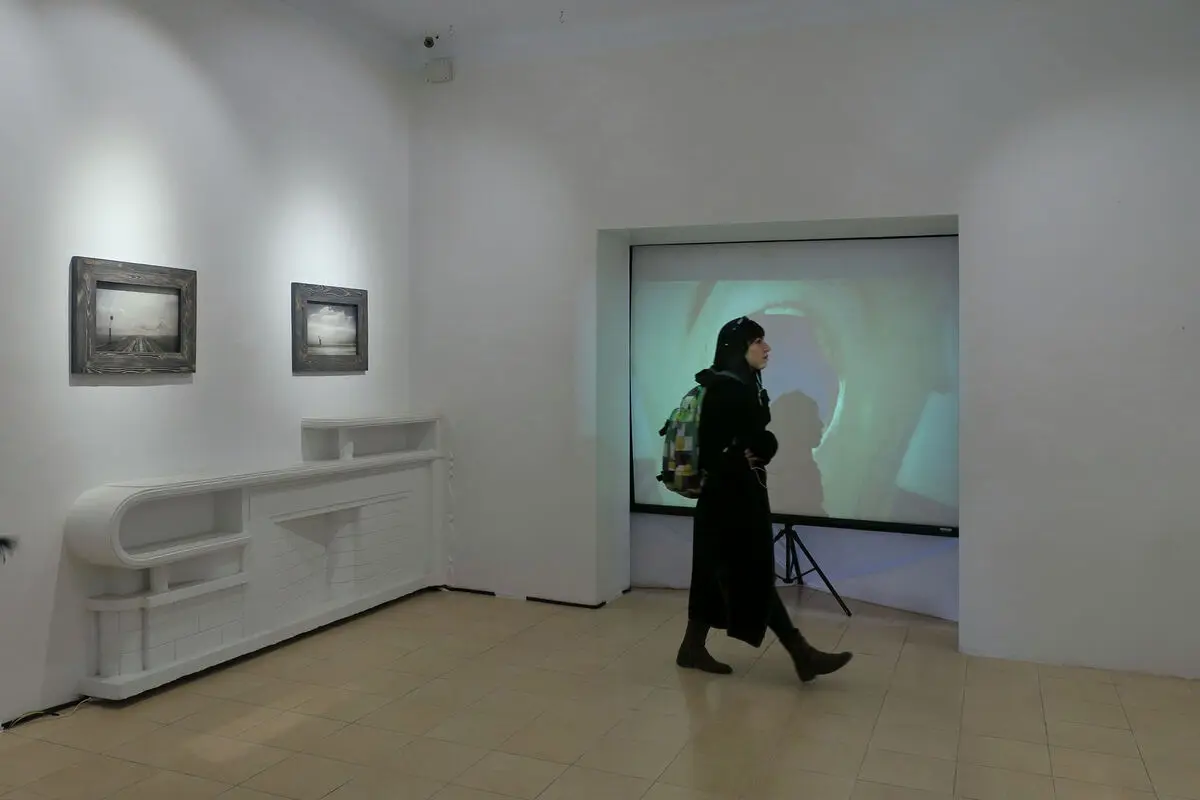 نمایشگاه عکس سکوت در عمارت روبرو