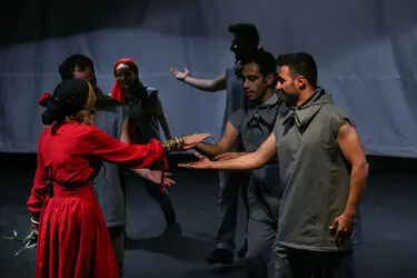 نمایش " گوژپشت نتردام" در تماشاخانه باران