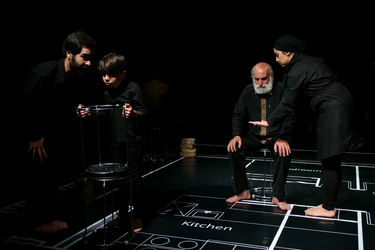 اجرای نمایش "سانتی متر" در سالن استاد انتظامی - خانه هنرمندان