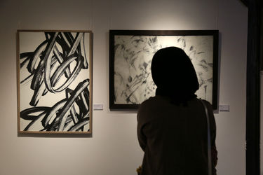 افتتاحیه‌ی نمایشگاه گروهی با عنوان "سیاه و سفید" در گالری ایوان