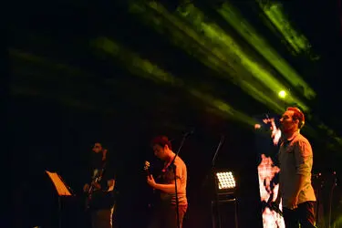 کنسرت گروه "گره" در سالن برج آزادی