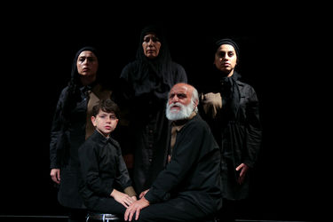 اجرای نمایش "سانتی متر" در سالن استاد انتظامی - خانه هنرمندان