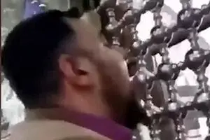 پشت صحنه لیس زدن ضریح