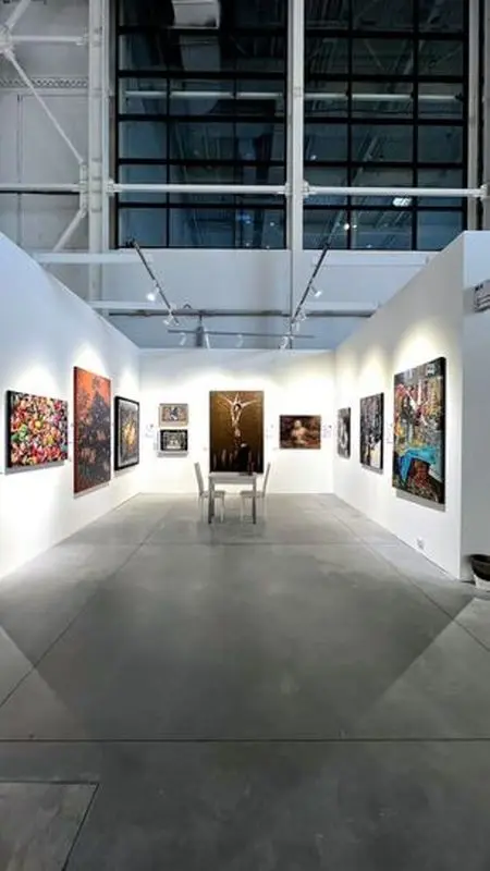 Bita Vakili's works were exhibited in Moscow and Frankfurt