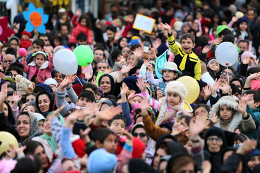 شادپیمایی جشنواره تئاتر کودک و نوجوان در همدان