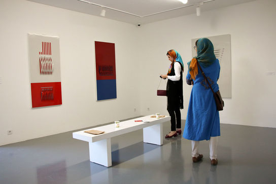 نمایشگاه نقش برجسته‌های هندسی محسن وزیری مقدم  در گالری اعتماد