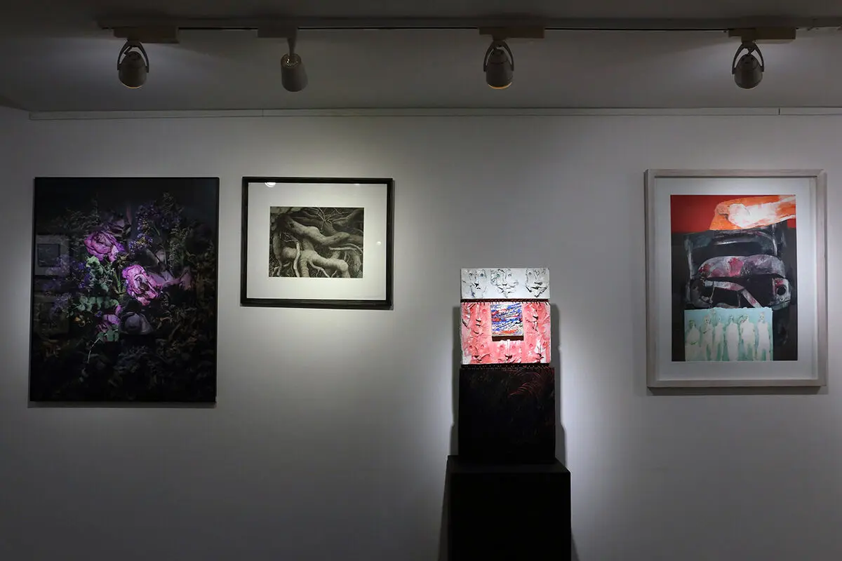 “Crowding” at Mojdeh Art Gallery featuring 15 artists 