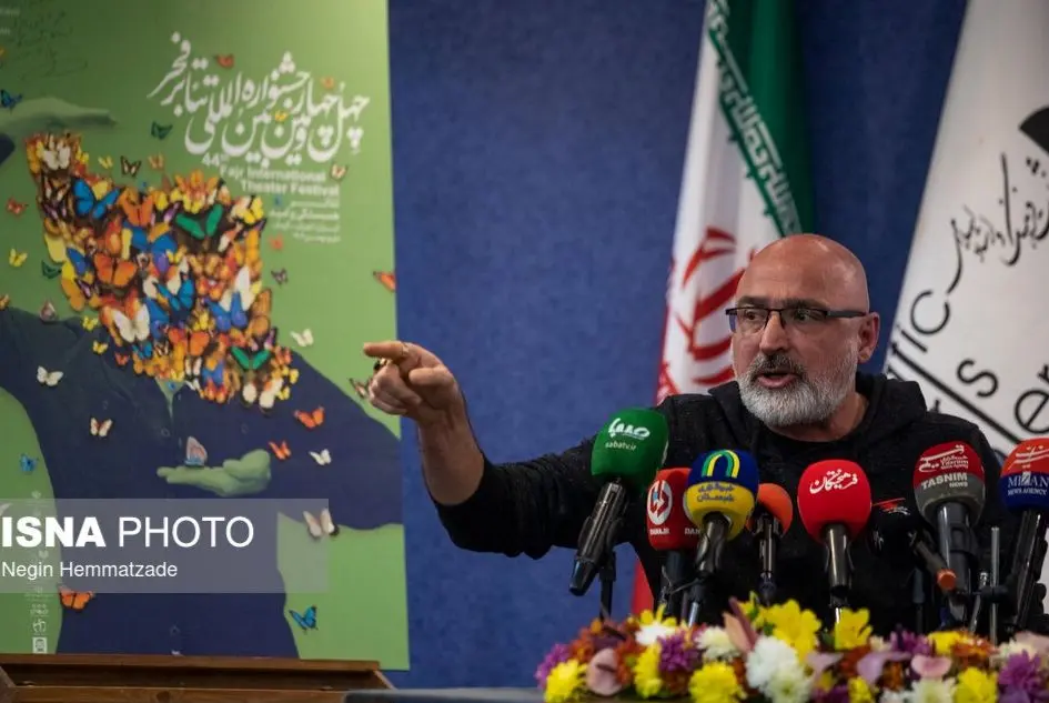 چرا فحش می دهید؟ اعتراض دبیر اجرایی تئاتر فجر