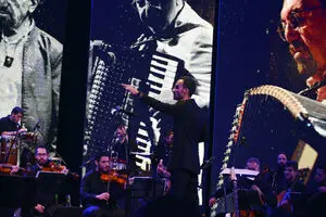 Milad Tower Hosts Nasser Cheshmazar Love Ballads Concert