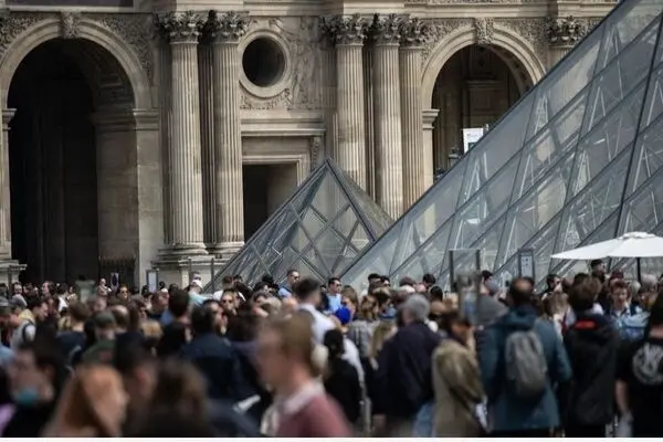 Naples to Paris, the Louvre invites Capodimonte to the city