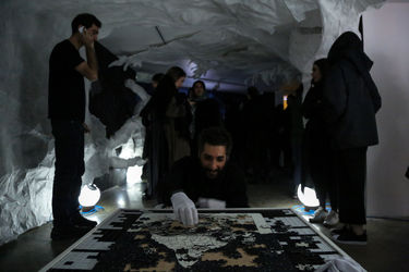 نمایشگاه آثار شکوفه خرم‌رودی و تابا فجرک در گالری زیرزمین دستان