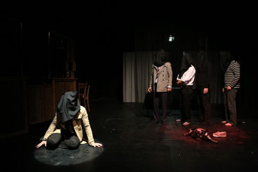 اجرای نمایش "آندورای تئاتر اشتباهات" در تئاتر باران