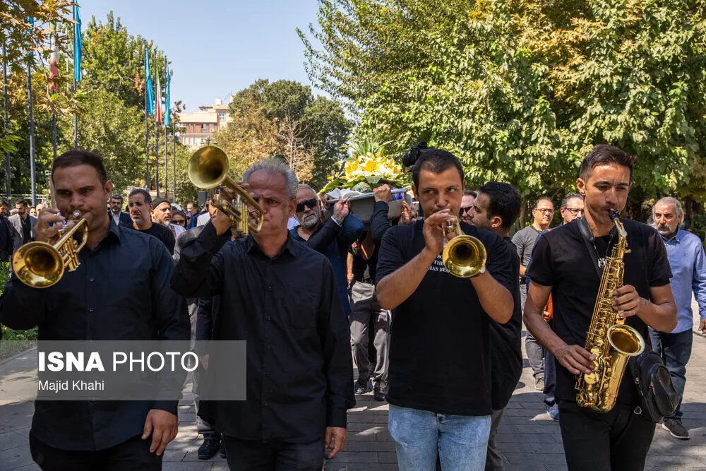 تشییع پیکر پری صابری