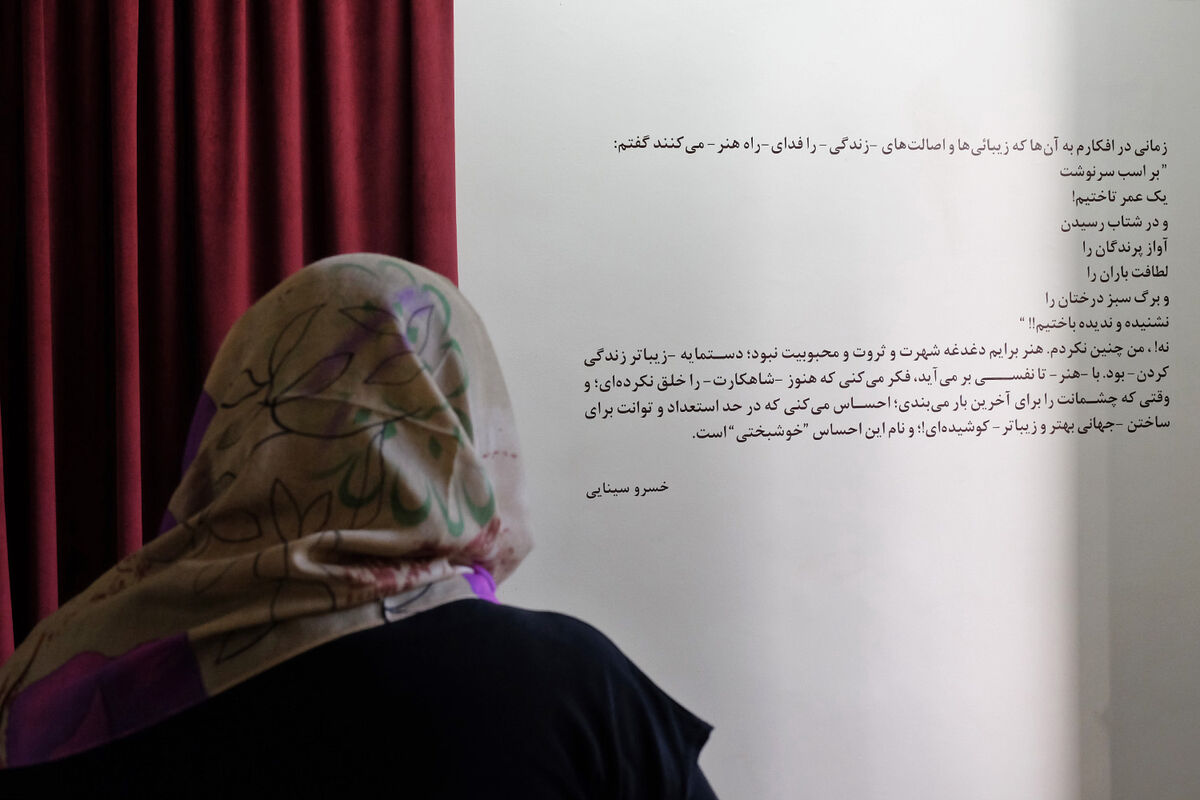 نمایشگاه آثار خسرو سینایی در باغ موزه هنر ایرانی