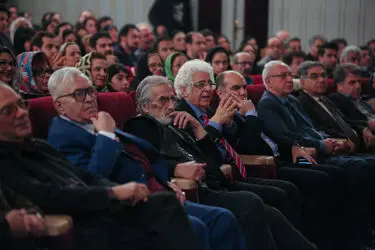 رونمایی از آثار برگزیده‌ی لوریس چکناواریان