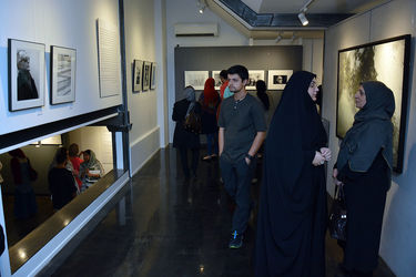 نمایشگاه گروهی عکس از 77 هنرمند در گالری ایوان