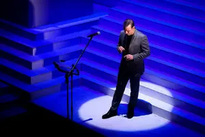 Alireza Ghorbani Music Concert at Vahdat Hall