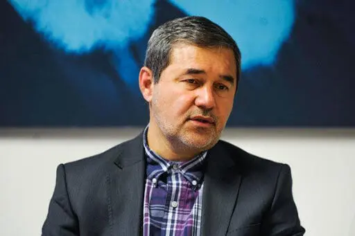 بهمن نامور مطلق رئیس فرهنگستان هنر شد