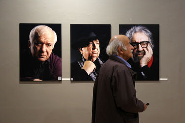 نمایشگاه عکس‌های مجید جوانی با عنوان «چهره‌های نمایش ایران»