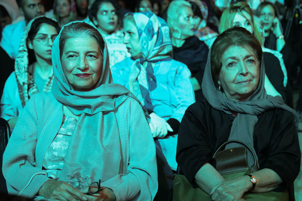 رونمایی از کتاب صابر ابر در پردیس باغ کتاب