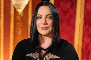 ماجرای حجاب سلاف فواخرجی در ایران/ پاسخ خانم بازیگر سوری برنده سیمرغ به اعتراض ها