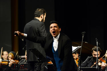 کنسرت ناصر چشم‌آذر به همراه اشکان خطیبی در تالار وحدت