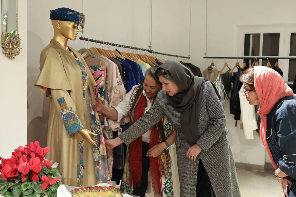 رونمایی از لباس ملکه برونئی با طراحی مهلا زمانی