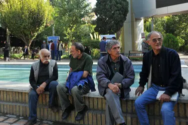 تشییع پیکر رضا امیر یاراحمدی در خانه هنرمندان