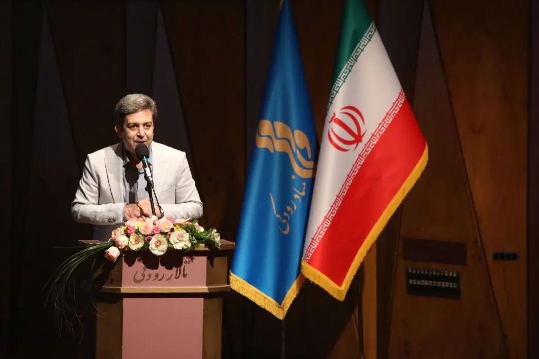 رونمایی کتاب دنیای شیشه ای علیرضا بهرامی