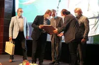 “Sun Children” director Majid Majidi receives IAA’s first Plaque of Glory