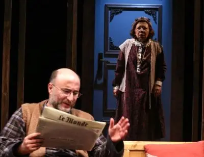 ببینید: اتفاقی غیر منتظره روی صحنه تئاتر