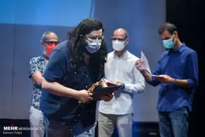 “Asphalt Workers” wins special jury award at Iran Intl. University Theater Festival  