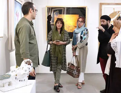 موزه‌ای کوچک در گالری مژده/ تصاویری از نمایشگاه 