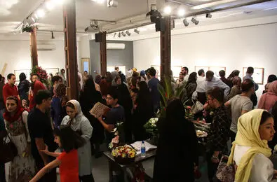 استقبال از نمایشگاه نقاشی‌های نرگس موسوی در گالری طراحان آزاد/ گزارش تصویری