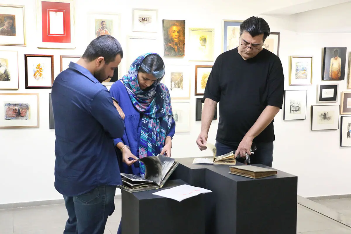 نمایشگاه از پی عظیم مرکباتچی در گالری مژده