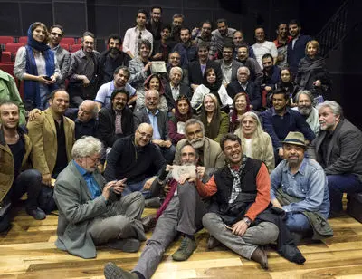 ببینید: حامد بهداد و چهره‌های تئاتر در بزرگداشت احمد دامود 