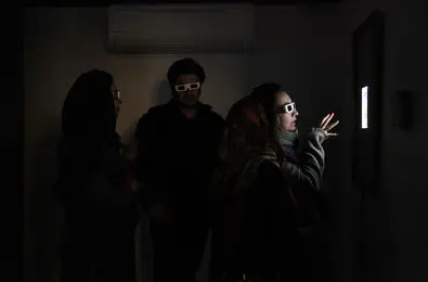 عینک سه بعدی بزنید 
