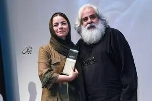 شما هم به مراسم اسید پاشی و آدامس خوانی دعوت هستید/ محمد رحمانیان، مهتاب نصیرپور، افشین هاشمی، اندیشه فولادوند هم هستند