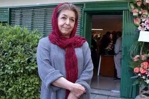 489 artists participated in the 29th ‘100 Works, 100 Artists’ exhibition/ Lili Golestan expressed