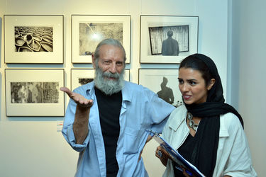 نمایشگاه گروهی عکس از 77 هنرمند در گالری ایوان