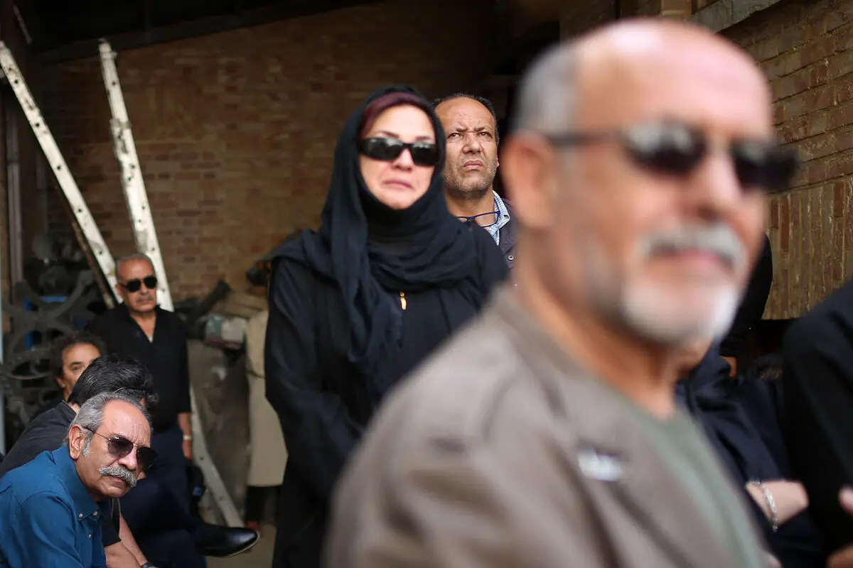 تشییع پیکر سید ضیاءالدین دری از خانه سینما